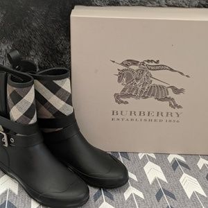 BURBERRY Rain boots
